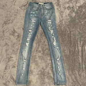 Mudd low rise skinny Jean!